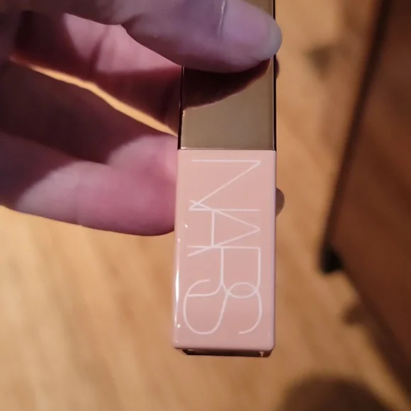 NARS Makeup Set with Pink and Red Shades - Picture 8 of 12